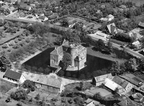 93331 Luchtfoto van het kasteel Loenersloot met bijgebouwen (Rijksstraatweg 207-211) te Loenersloot (gemeente Loenen ...